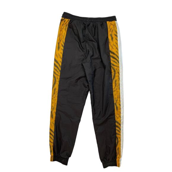 PUMA Wild Pack Elastic Waist Black Animal Woven Track Pants Medium Mens 579511 - Picture 2 of 8